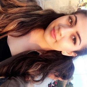 Meet your Posher, Dania